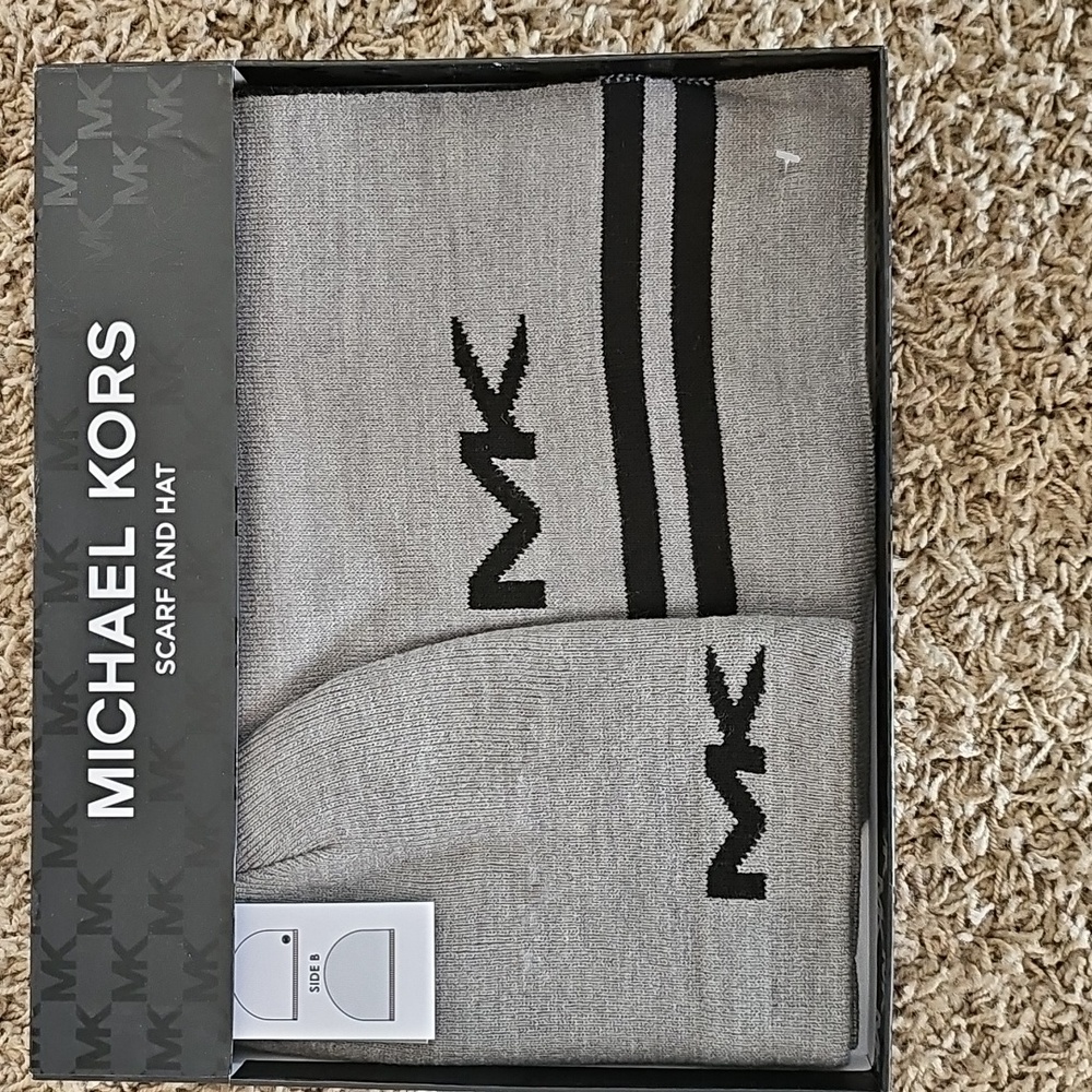 NWT Michael Kors Scarf and Hat Set Gray Black Knit Gift Box Accessory Set Unisex